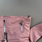 کاپشن اسپرت داخل خز استای دخترانه و پسرانه در رنگ‌های آبی، کالباسی و آجری با کلاه و جیب زیپ‌دار